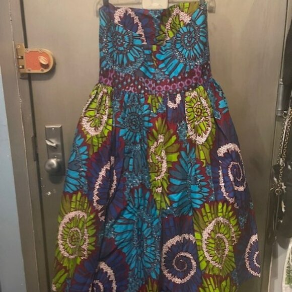 Sika Strapless Fit & Flare Dress - Floral Ghanian Print - Picture 12 of 16